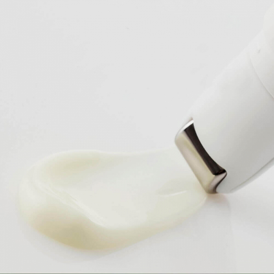 Крем-роллер для век с с 0,1% ретинолом Retinol Flat Iron Eye Roller DR.ALTHEA фото 2